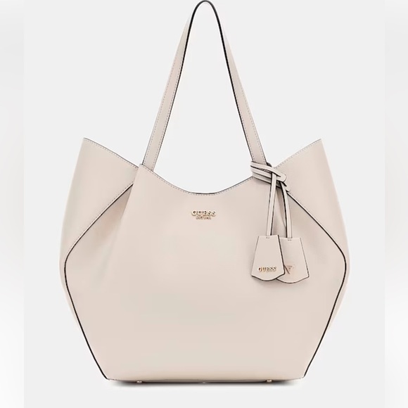 GUESS SET - Picture 2 of 15